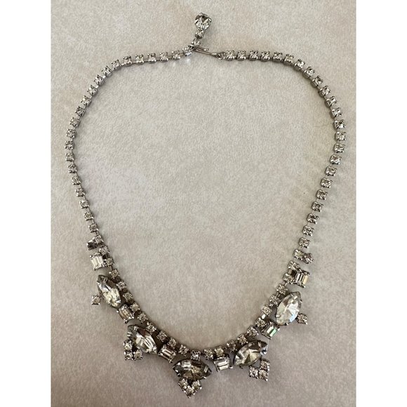 Vintage MCM 1950s silver tone clear round navettes glass rhinestones necklace - Picture 1 of 7